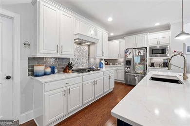 Why book a five-star resort when you can come home to one? - photo 7