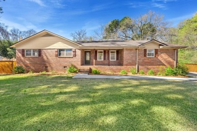Lake Home For Sale in Hartwell, Georgia