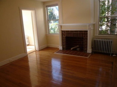 Rear legal detach 3 family in east Flushing, great for living - photo 4