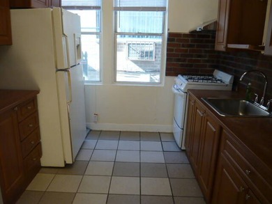 Rear legal detach 3 family in east Flushing, great for living - photo 8