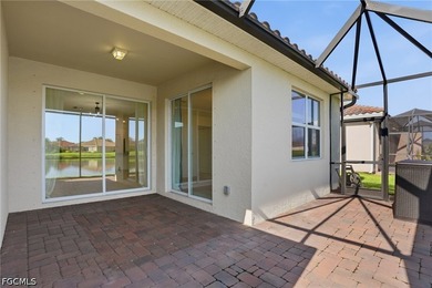 STUNNING LAKE VIEW! Welcome to this BEAUTIFULLY UPDATED villa in - photo 29