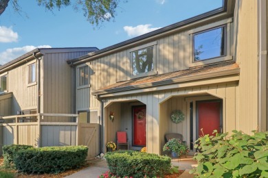 Lake Townhome/Townhouse Under Contract in Lake Barrington, Illinois