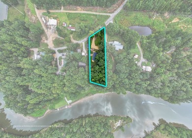 One of a kind mobile home sitting on Bear Creek, with navigable - photo 38