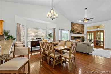 Location. Luxury. Lifestyle. This exceptional waterfront retreat - photo 6