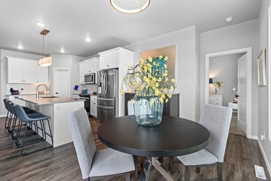 BETTER THAN NEW! Move right in to this well maintained Ledgeview - photo 12