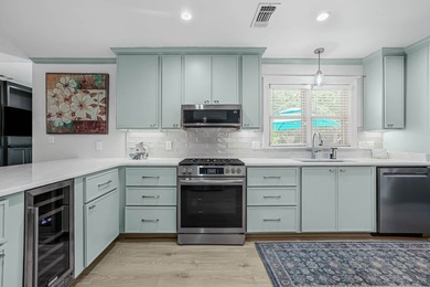 Biloxi DREAM house! Modern features & upgrades with all of the - photo 17