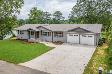 Neely Henry Lake Home For Sale in Gadsden Alabama