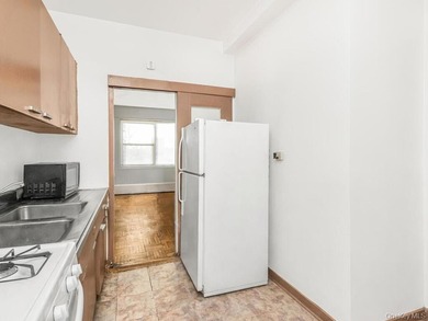 Welcome to this lovely one bedroom apartment with natural - photo 11