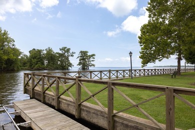 Built in 1890, this beautifully restored Victorian is a true - photo 3