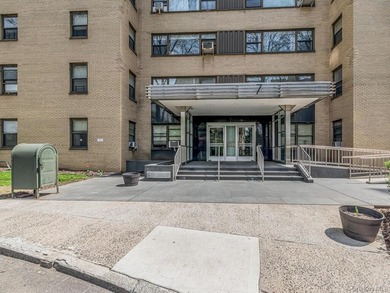 Welcome to this lovely one bedroom apartment with natural - photo 18