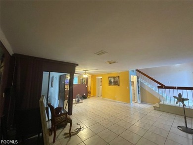 Welcome to this 3-bedroom, 2.5-bath condo offering a fantastic - photo 22