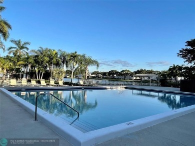 Lake Condo For Sale in Margate, Florida