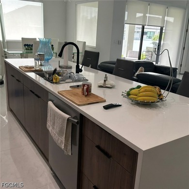 Exceptional opportunity! Seller accepted a job transfer, but the - photo 13