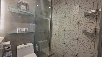 ABsolutely gorgeous 1 bedroom 1 bath in a veyr beautiful and - photo 26