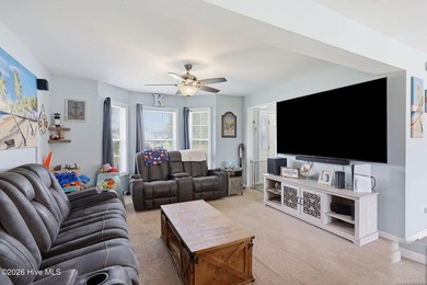 Welcome home to this beautifully updated 3-bedroom, 2.5-bath - photo 8