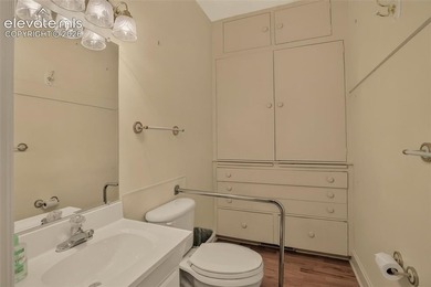 Lovingly preserved and timeless 1954 brick Colonial ranch on a - photo 31