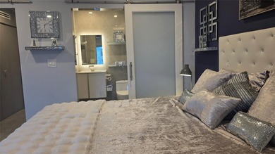 ABsolutely gorgeous 1 bedroom 1 bath in a veyr beautiful and - photo 32