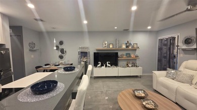ABsolutely gorgeous 1 bedroom 1 bath in a veyr beautiful and - photo 39
