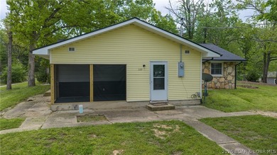 Charming 3-bedroom, 1 full bath, 2 half bath home located in a - photo 4