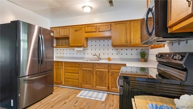 Charming 3-bedroom, 1 full bath, 2 half bath home located in a - photo 5
