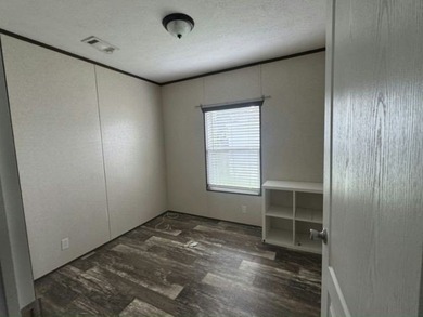 Wow! This beautiful 3bed/2bath home is move in ready and - photo 5