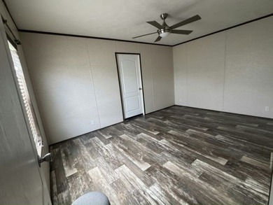 Wow! This beautiful 3bed/2bath home is move in ready and - photo 6