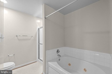 PRICE IMPROVED! Welcome to this bright and move-in ready - photo 18