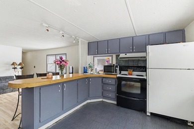 Rare opportunity in the City of Alden with 150 feet of shared - photo 26