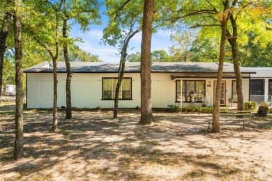 Cedar Creek Lake Home For Sale in Kemp Texas