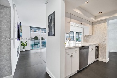 Experience the epitome of modern luxury at the Golden Isles - photo 7