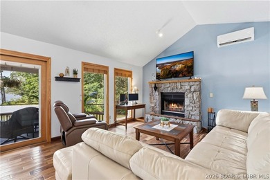 Privacy, gentle lakefront living, and room to enjoy everything - photo 8