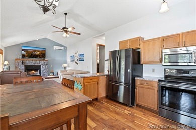 Privacy, gentle lakefront living, and room to enjoy everything - photo 10