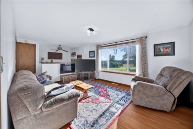 Discover the perfect blend of country living and equestrian - photo 11