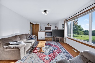 Discover the perfect blend of country living and equestrian - photo 12