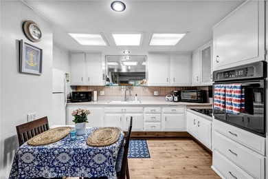 Discover a conveniently located end-unit residence in Mutual 1 - photo 12