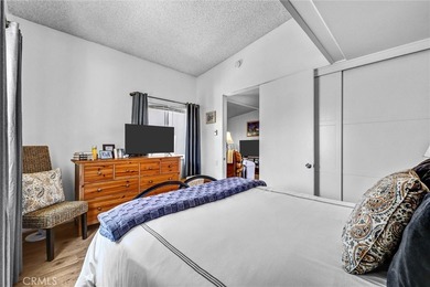 Discover a conveniently located end-unit residence in Mutual 1 - photo 16