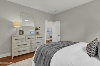 Contemporary Condominium in the Quaint Castle-Dock Street - photo 17