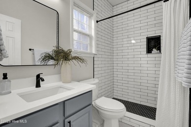 Contemporary Condominium in the Quaint Castle-Dock Street - photo 18