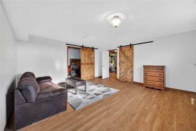 Discover the perfect blend of country living and equestrian - photo 21
