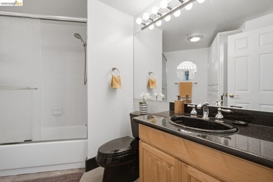 Perched on the 27th floor in Emeryville's highly sought after - photo 22