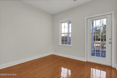 Contemporary Condominium in the Quaint Castle-Dock Street - photo 25