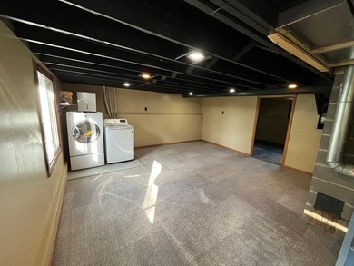 This 4BR, 2BA Rainy Lake property offers 100' of accessible - photo 26