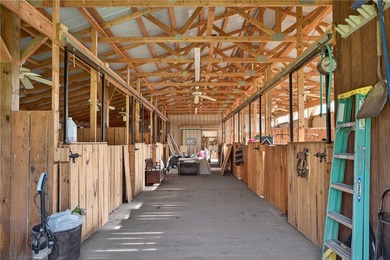 Discover the perfect blend of country living and equestrian - photo 33