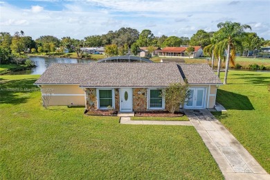 (private lake, pond, creek) Home For Sale in Kissimmee Florida