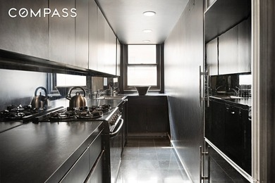 Large Prewar One Bedroom off Fifth Avenue Perfectly located on - photo 3