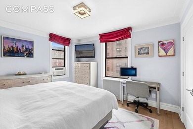 This beautifully renovated two-bedroom, two-bath has a huge - photo 5