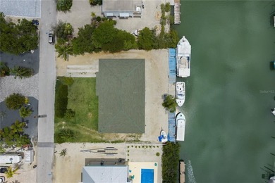 Set within Coco Plum area of Marathon, this waterfront residence - photo 7