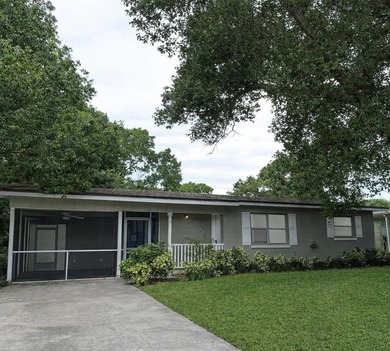 Lake Minneola Home For Sale in Minneola Florida