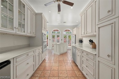 Welcome to your private island retreat on Captiva Island, where - photo 14