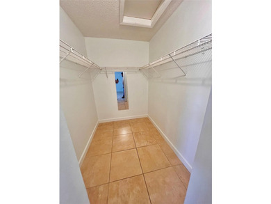Vacant. all tile , granite countertop, 2 parking spaces - photo 27